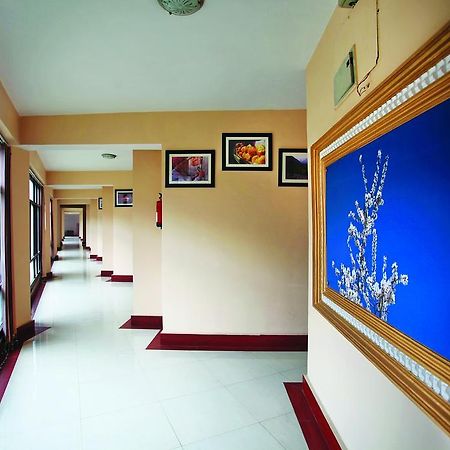 Hotel Pride Continental Srīnagar Esterno foto