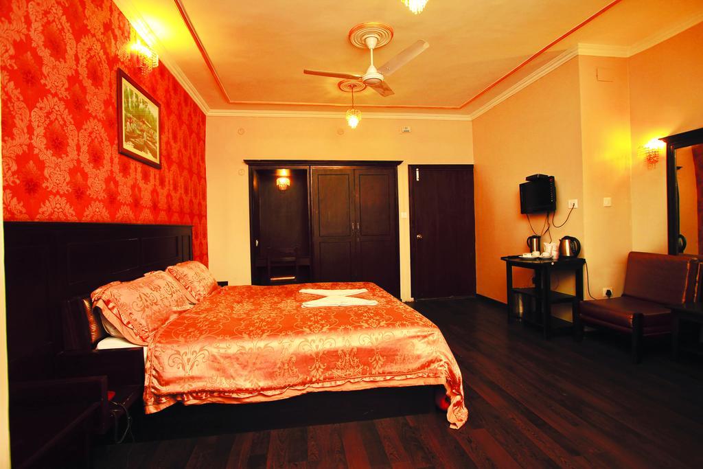 Hotel Pride Continental Srīnagar Camera foto