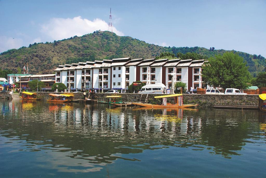 Hotel Pride Continental Srīnagar Esterno foto