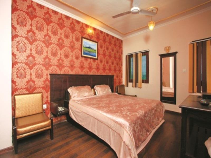 Hotel Pride Continental Srīnagar Esterno foto