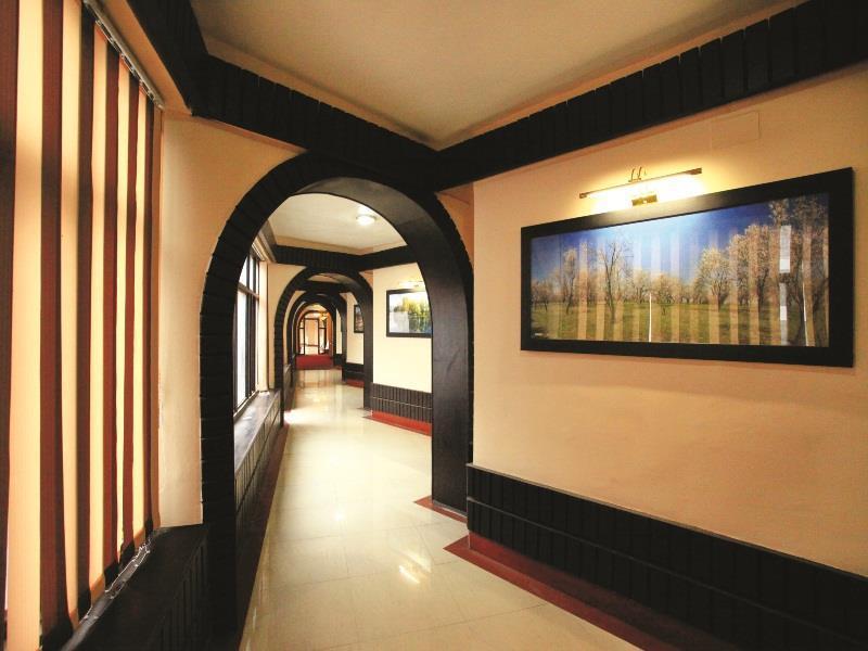 Hotel Pride Continental Srīnagar Esterno foto